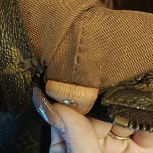 Louis Vuitton Monogram Cabas Mezzo Tote - Picture 15 of 16